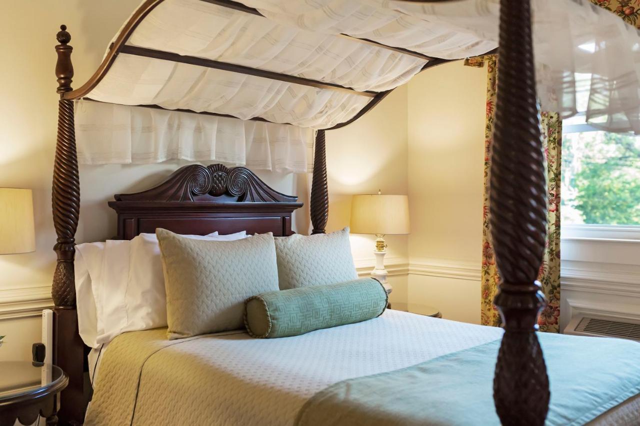 Arrowhead Inn Дарем Экстерьер фото