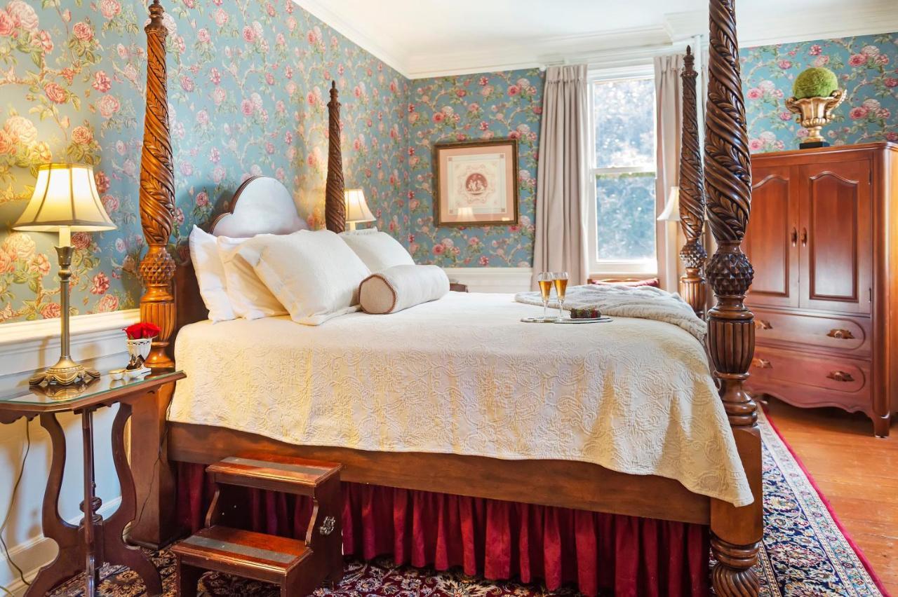 Arrowhead Inn Дарем Экстерьер фото